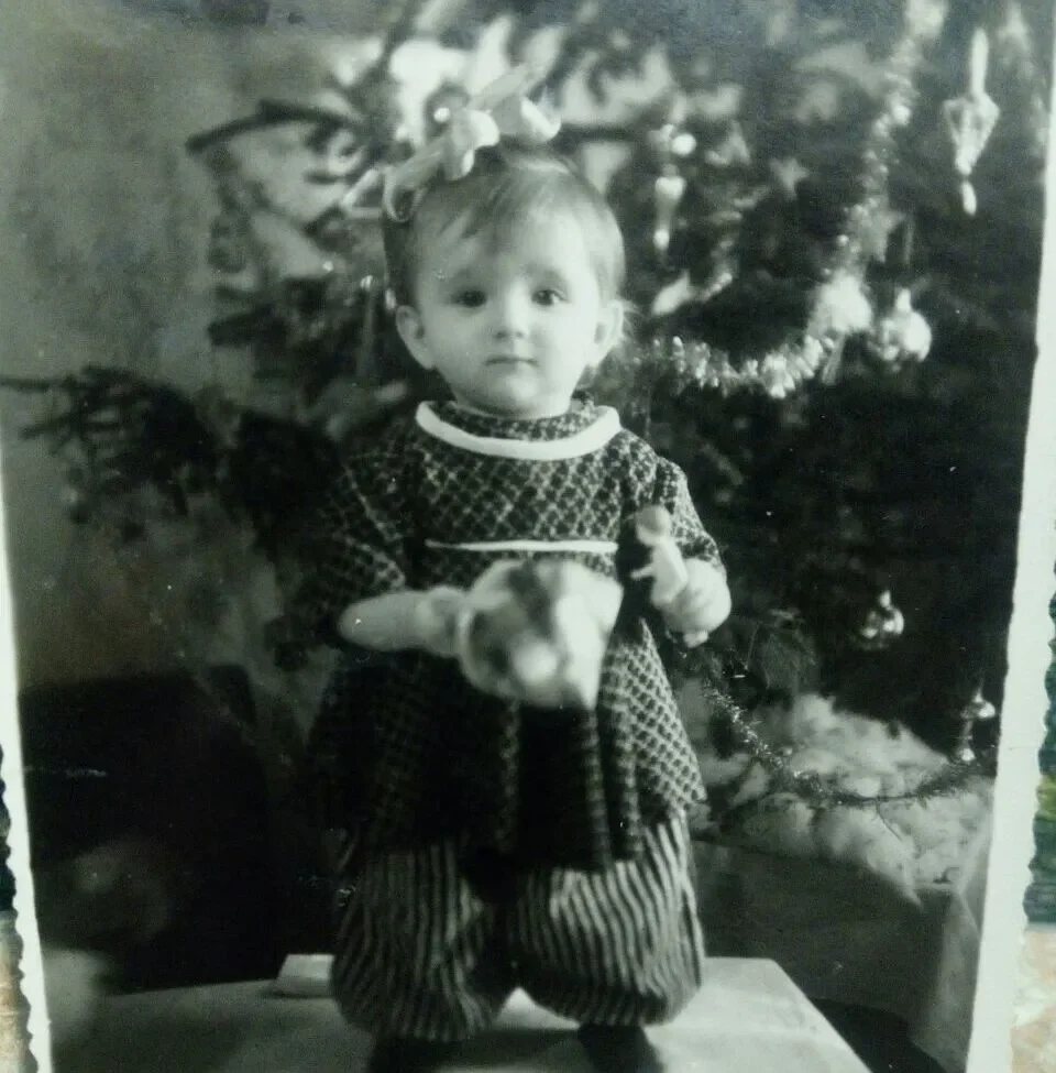 Первый Новый год Наташи Анисимовой, ей нет еще и годика. Бобруйск,1954 г.