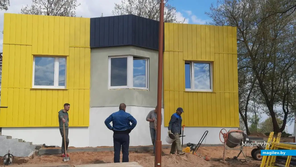 Апрель 2023 г. Могилев, ул. Правонабережная. Здесь буквально за 3 месяца «выросла» спасательная станция.