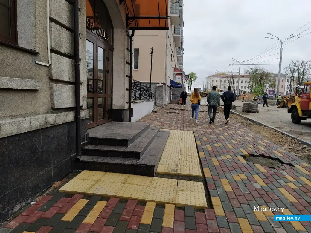 Ремонтные работы на улице Комсомольской в Могилеве. 27 апреля 2023 года.