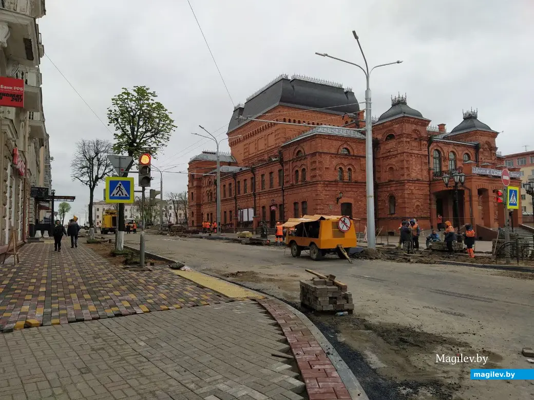 Ремонтные работы на улице Комсомольской в Могилеве. 27 апреля 2023 года.