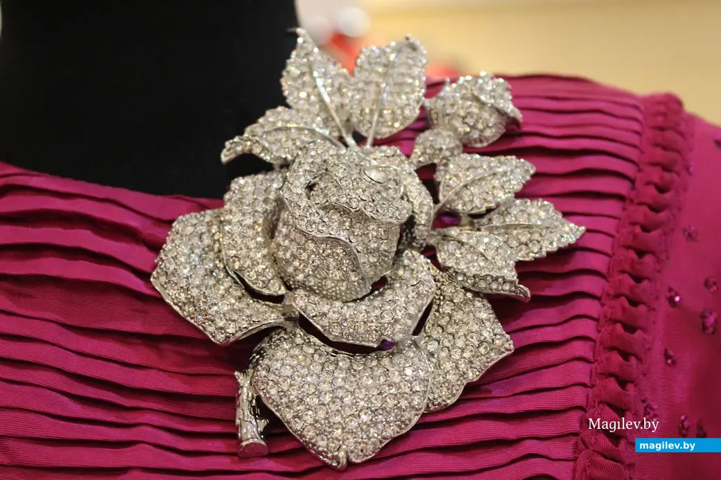 Выставка «От кринолина до mini-юбки. От турнюра до sport-шика. От корсета до oversize». Могилевский областной краеведческий музей. Апрель 2023 года.