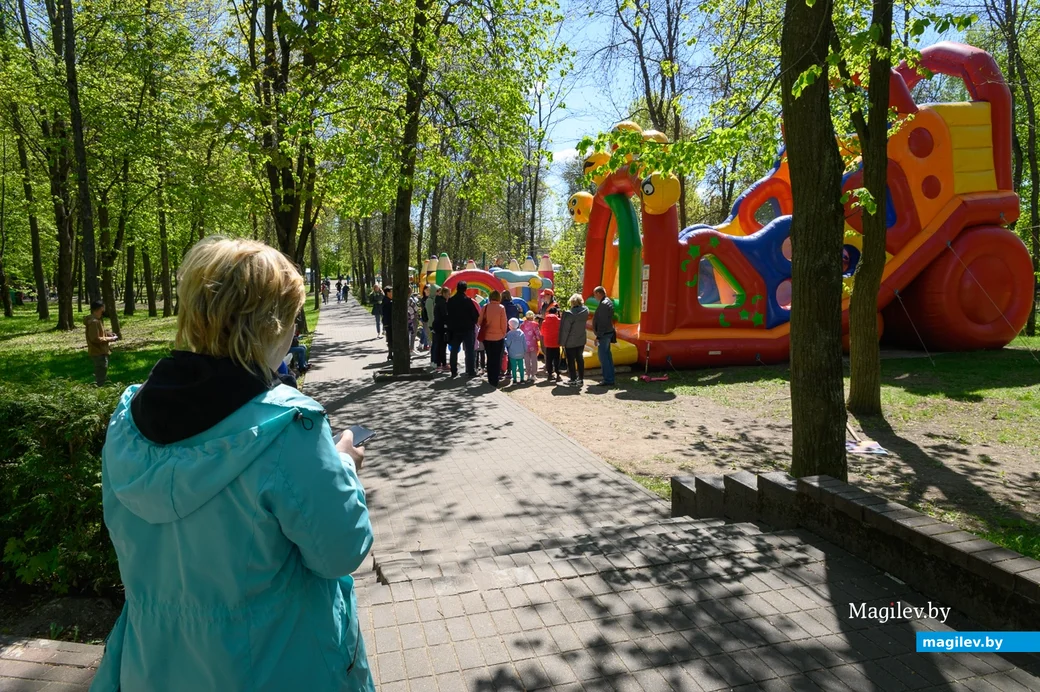 01.05.2023. Городской парк. Церемония награждения Бобруйским городским объединением профсоюзов