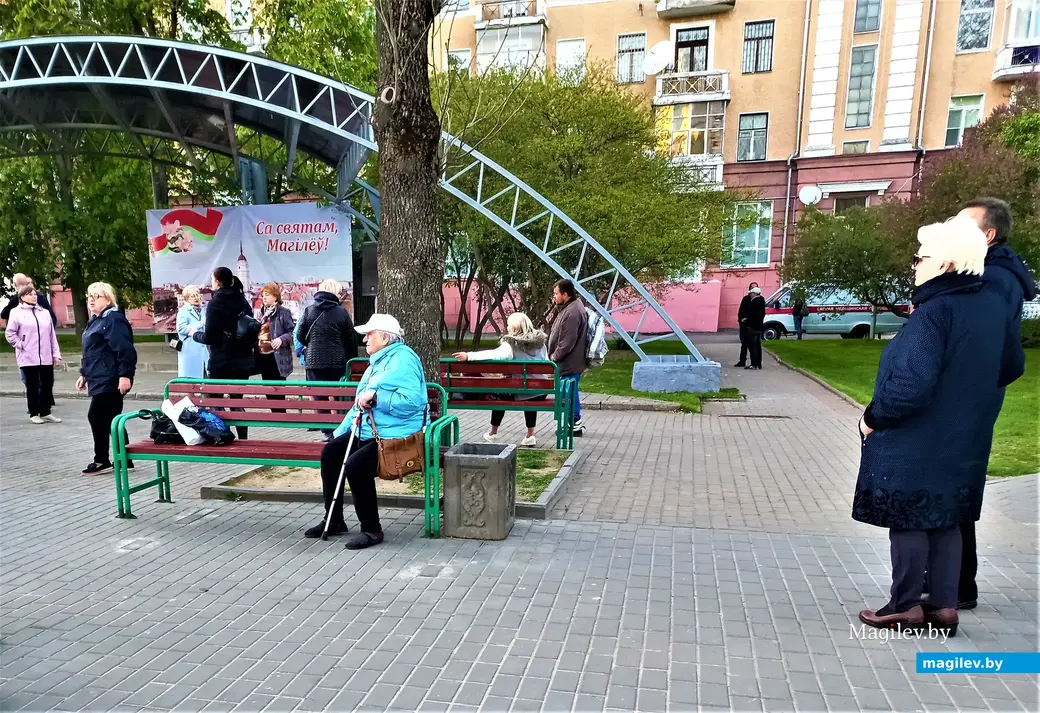 Танцевальный вечер в скверике 40-летия Победы. Могилев, 01.05.2023 г.