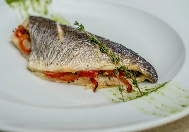 Как сделать вкусной даже дешевую рыбу: маленький секрет поваров