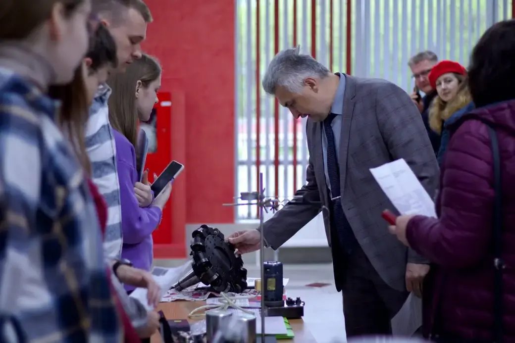 Конкурсная выставка научно-исследовательских работ студентов и магистрантов университета. Фестиваль науки, БРУ, Могилев, 3.05.2023 г. Фото: t.me/Bru_live