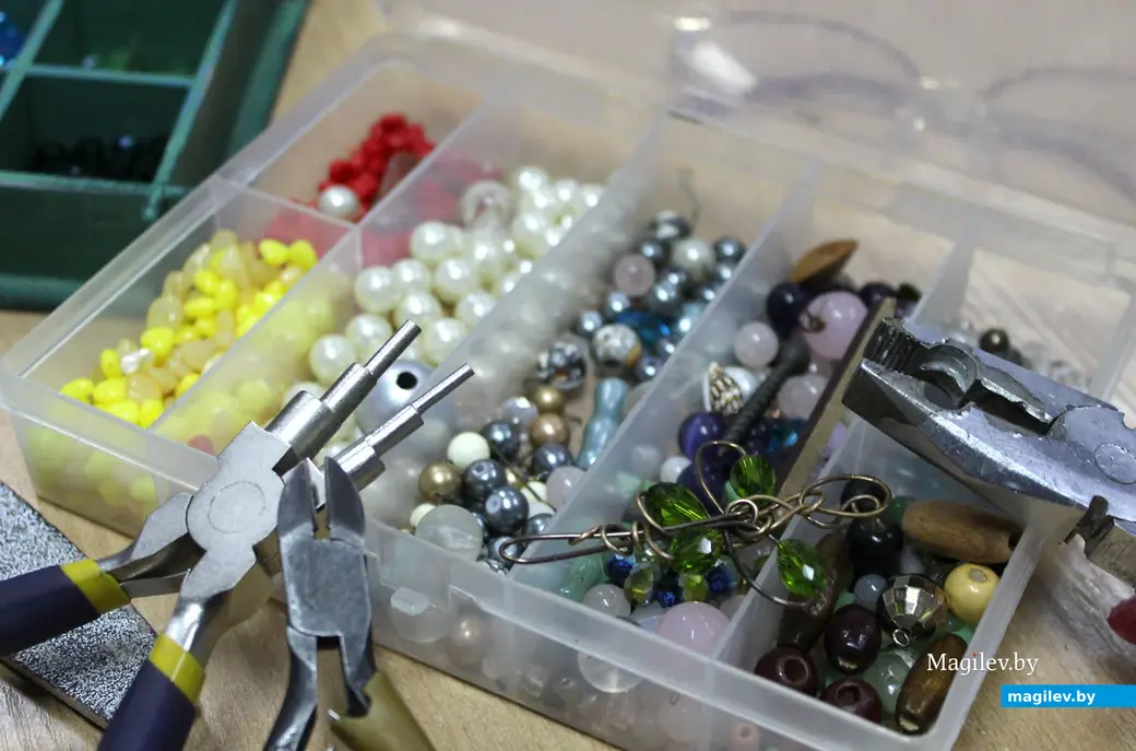 Рабочий материал для создания украшений Светланы Пунинской.