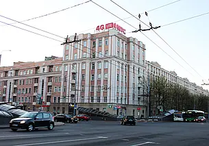 «Дом 90»: высокие потолки, паркет и конюшня на втором этаже. Каким было жилье для первых лиц и элиты БССР в прошлом веке