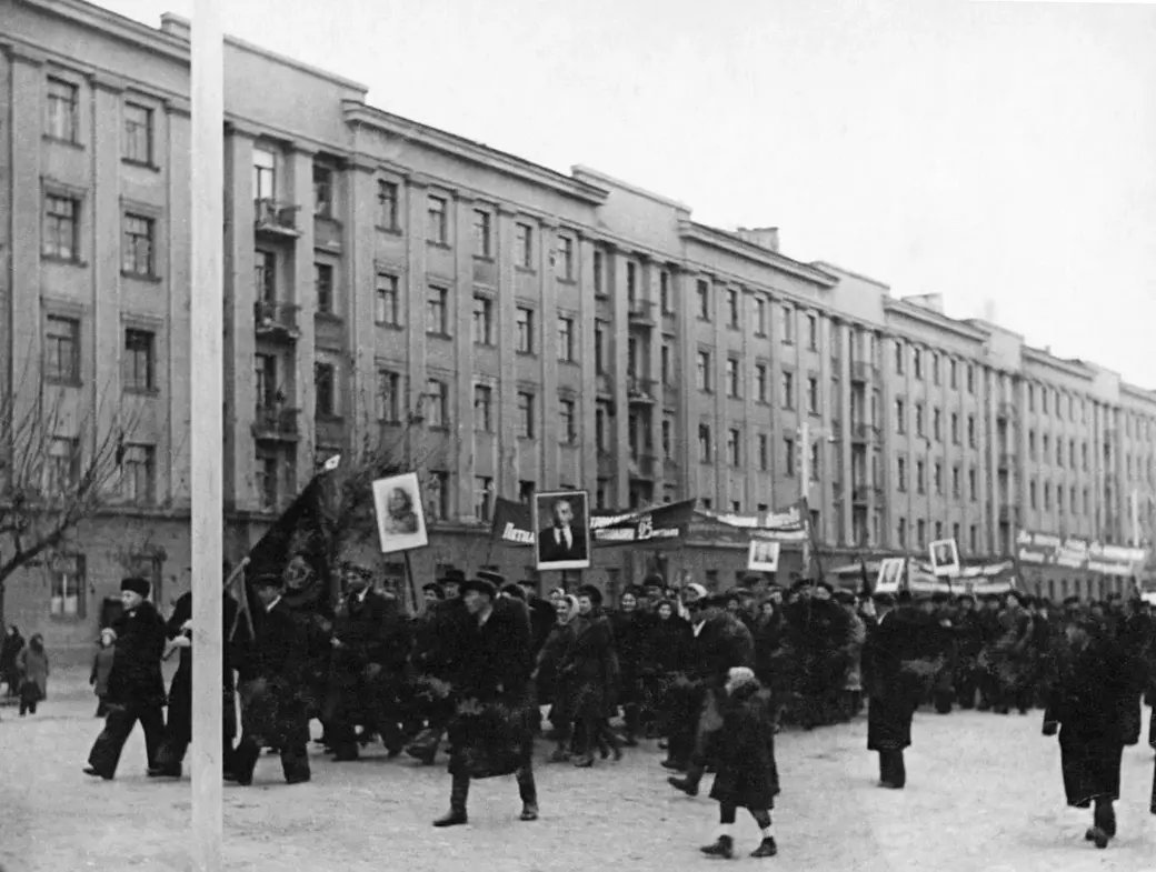 Так выглядел дом №90 после войны. Фото из открытых интернет-источников.