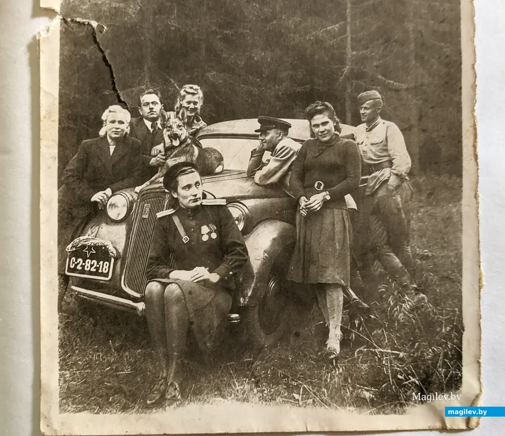 г. Лигниц (Германия), 1946 год. Петр и Екатерина (справа).