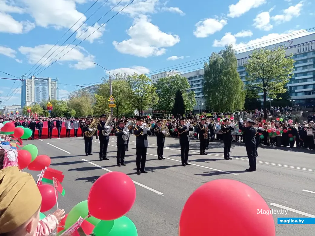 В Могилеве прошел парад-шествие, посвященный Дню Победы. Фотофакт |  magilev.by