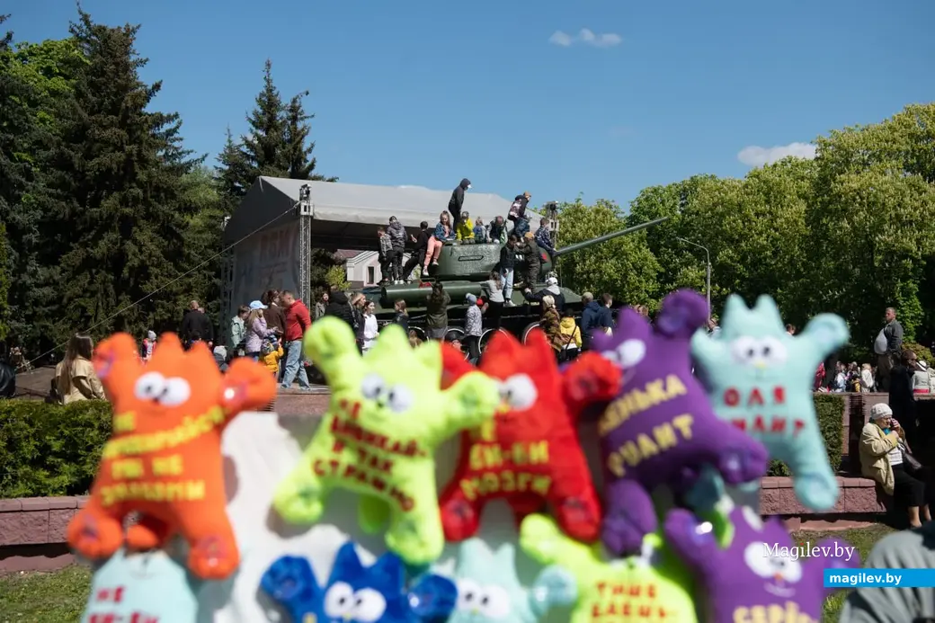 Бобруйск, площадь Победы, 9 мая 2023 года. Особенный праздник. Фото Татьяны Удодовой.