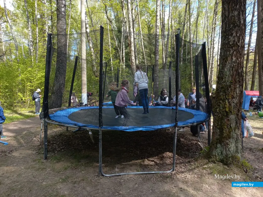 9 мая 2023 года. Концерт, аттракционы и сладкая вата: праздник в Печерском лесопарке Могилева.