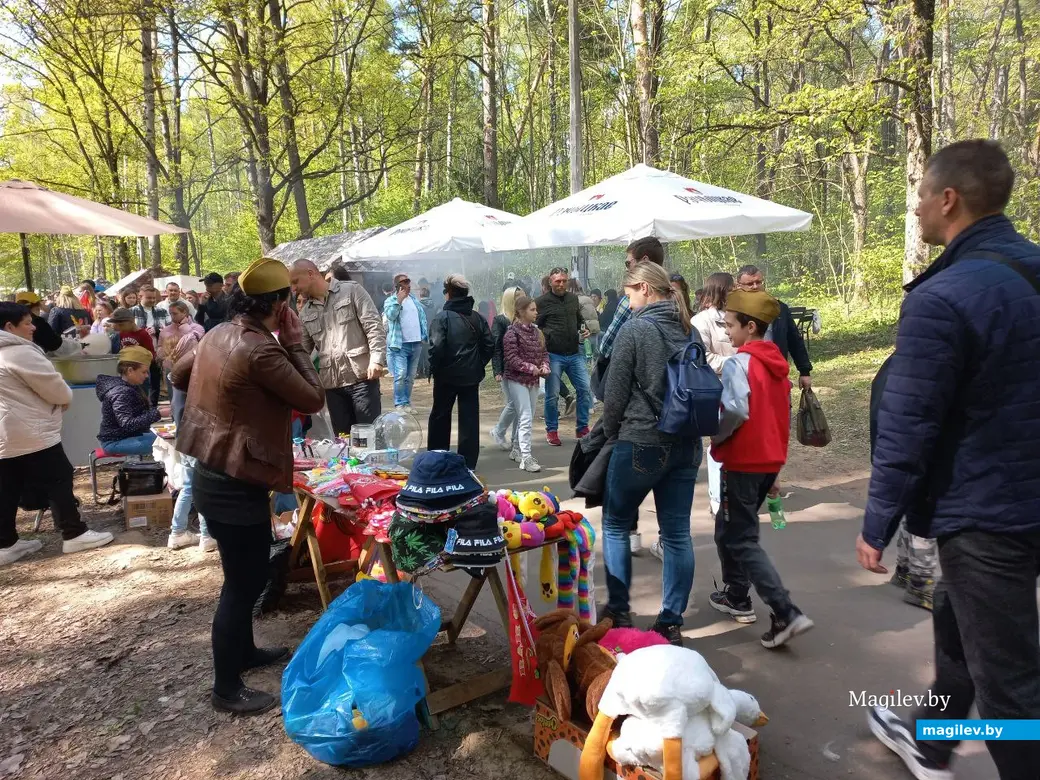 9 мая 2023 года. Концерт, аттракционы и сладкая вата: праздник в Печерском лесопарке Могилева.