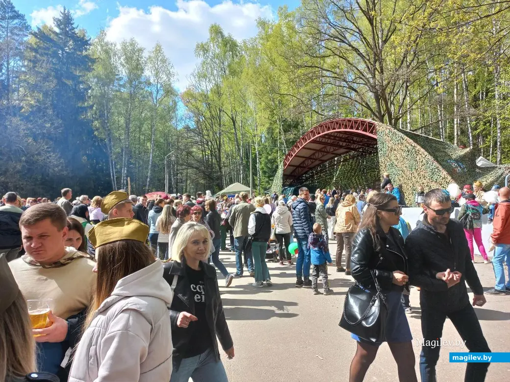 9 мая 2023 года. Концерт, аттракционы и сладкая вата: праздник в Печерском лесопарке Могилева.