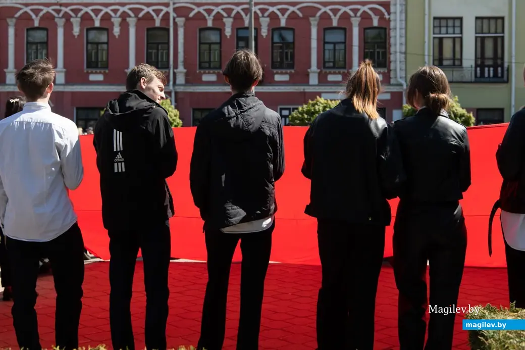 Бобруйск, площадь Победы, 9 мая 2023 года. Особенный праздник. Фото Татьяны Удодовой.