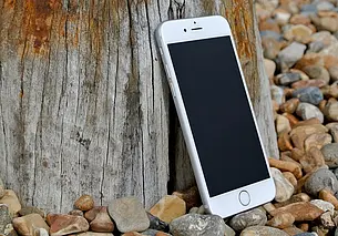 Телефон стоимостью 1600 рублей похитила в магазине могилевчанка