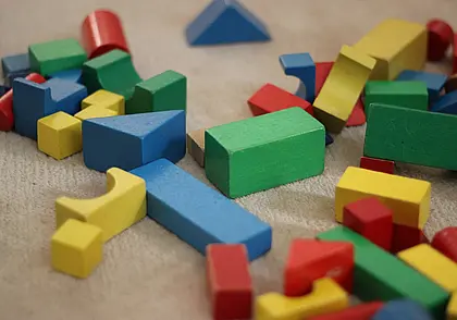 Как хранить игрушки в детской комнате: секрет в практичном интерьере и подходящей мебели