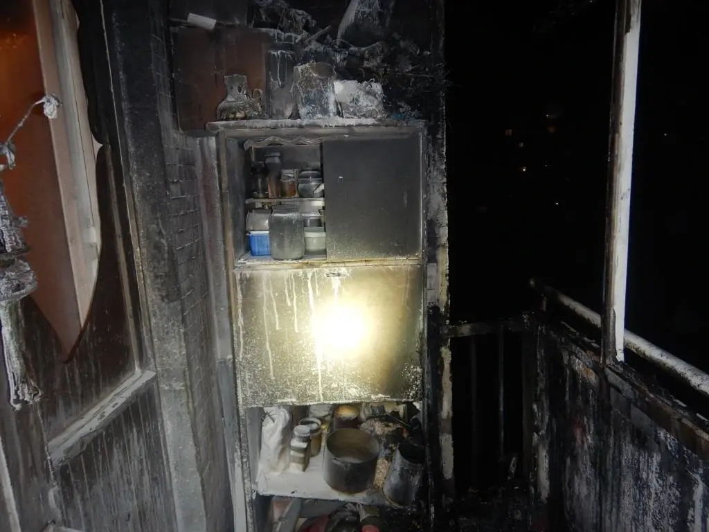 На 6 этаже дома по бульвару Непокоренных в Могилеве горел балкон. 2.05.2023 г.