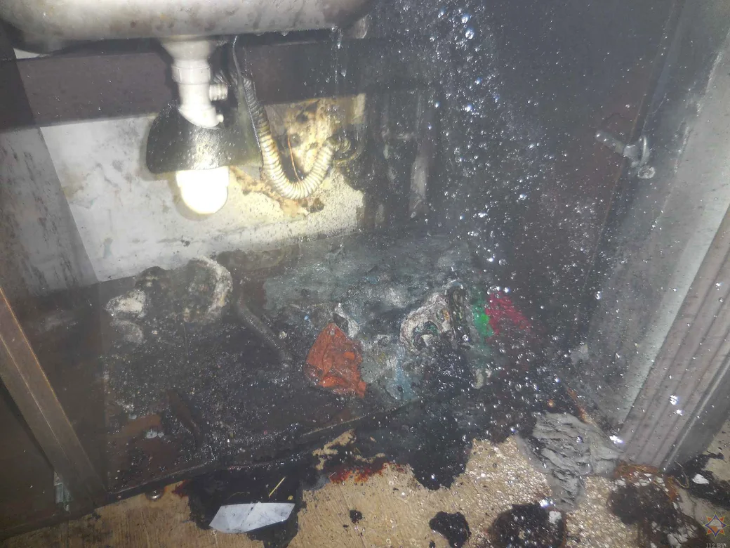 Пожар произошел 14 мая в доме на улице Ковзана в Бобруйске. Фото: mchs.gov.by.