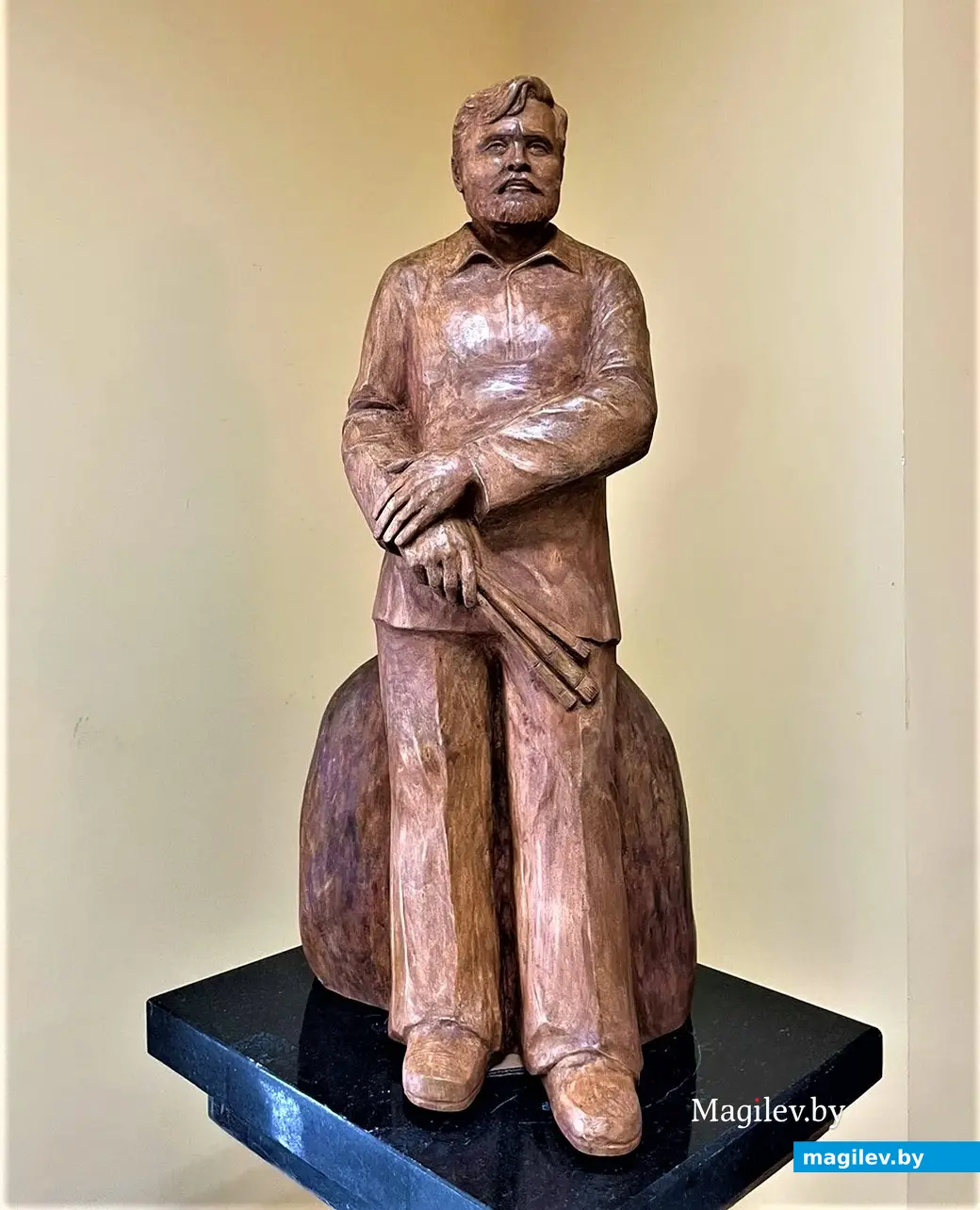 Художник Николай Молчанов. Скульптура Корнея Алексеева. Из коллекции Леонида Молчанова.