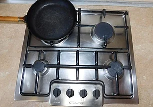 Мужчина и женщина сняли квартиру на сутки в Бобруйске и погибли в ней. СК проводит проверку