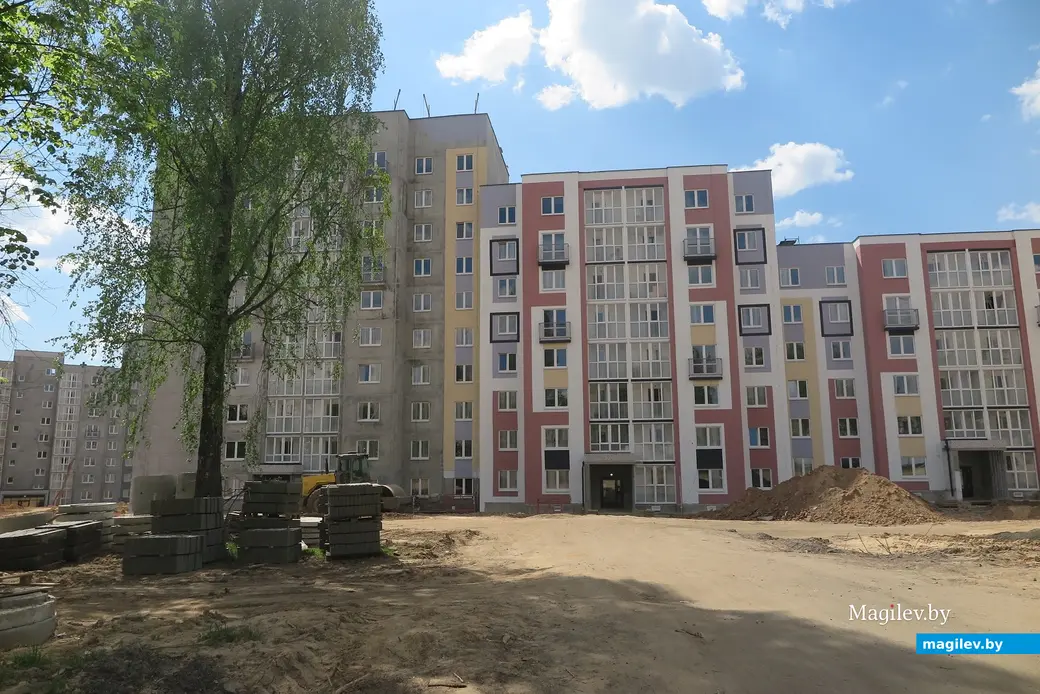 Май 2023 г. Могилев. Новый квартал из электродомов на пересечении Первомайской и Витебского тупика.