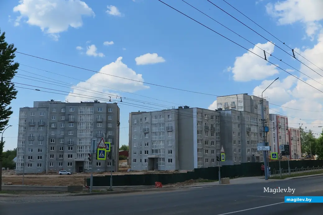 Май 2023 г. Могилев. Новый квартал из электродомов на пересечении Первомайской и Витебского тупика.