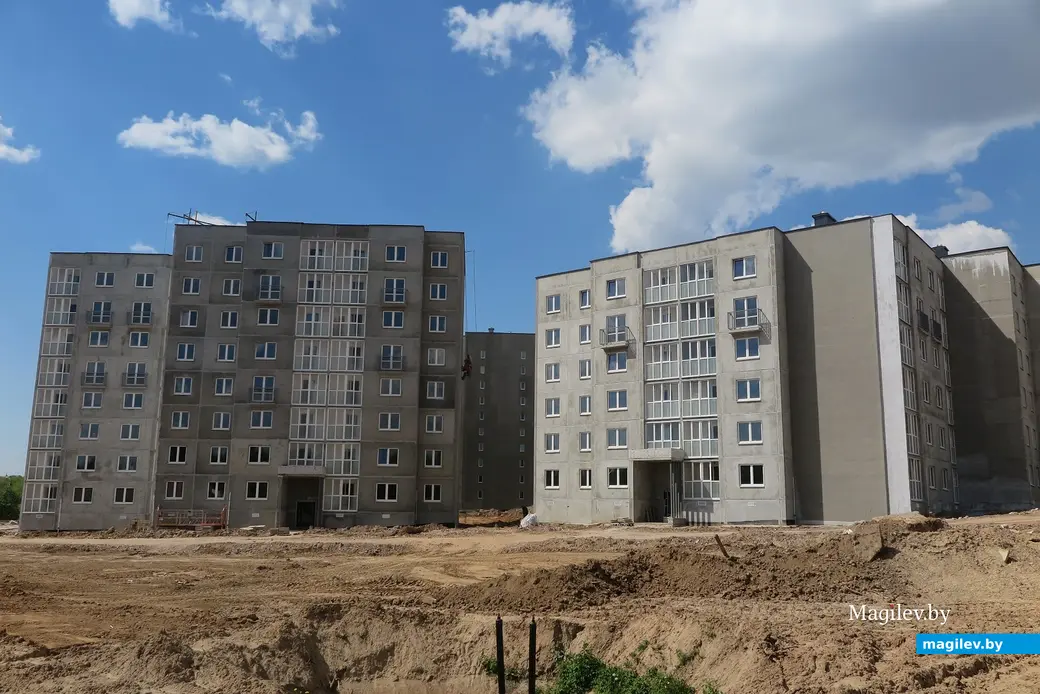 Май 2023 г. Могилев. Новый квартал из электродомов на пересечении Первомайской и Витебского тупика.