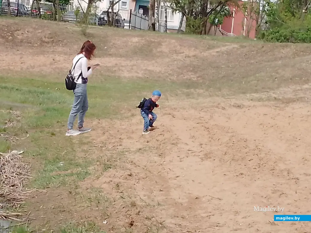 Пляж на Святом озере (Гребенеское водохранилище). Могилев, 17.05.2023 г.
