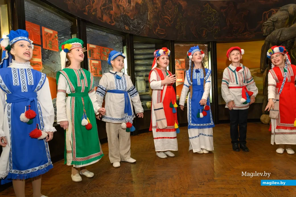 18.05.2023. Бобруйский краеведческий музей. Ночь музеев 2023. Выступает вокальный ансамбль