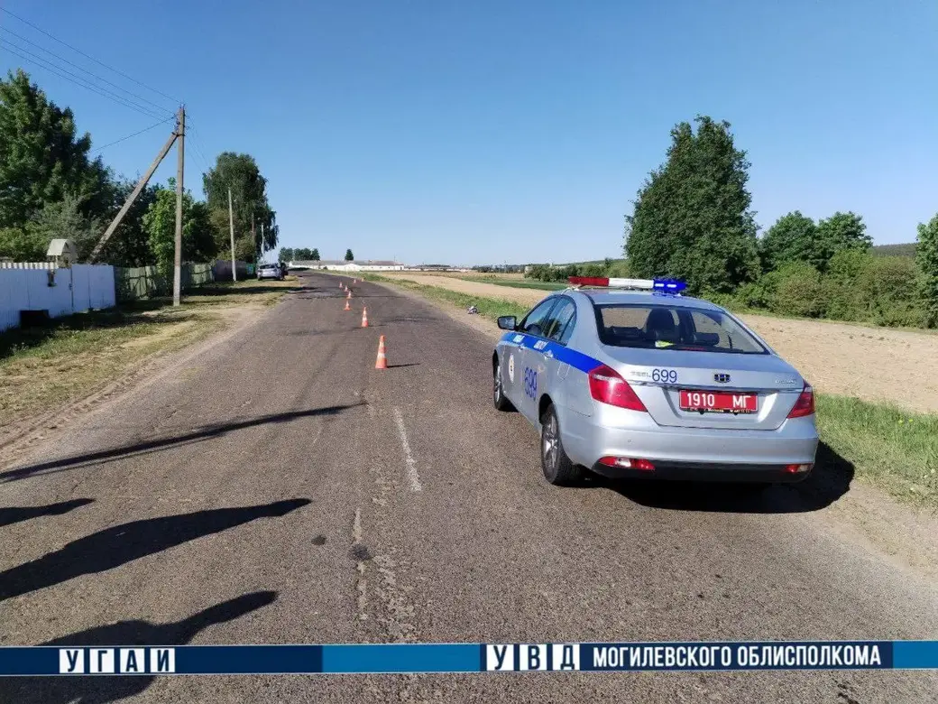 20 мая 2023 года. В Шкловском районе мотоциклист попал в ДТП с пассажирской.