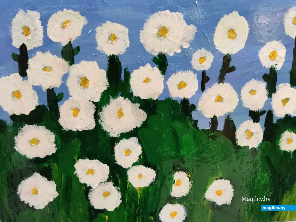 Работы воспитанников глусского творческого объединения «АРТ-Кроха» на выставке в ДК области. Могилев, 20.05.2023 г