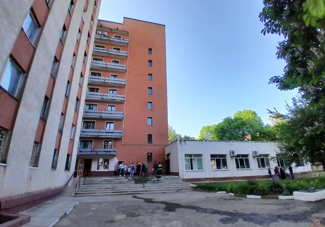 На пожаре из общежития в Могилеве эвакуированы 90 человек