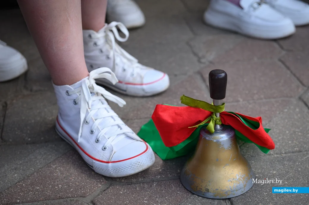 25.05.2023. Бобруйск. Последний звонок 2023. Торжественное шествие выпускников школ.