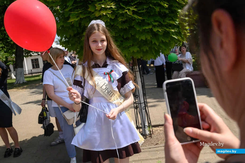 25.05.2023. Бобруйск. Последний звонок 2023. Торжественное шествие выпускников школ.