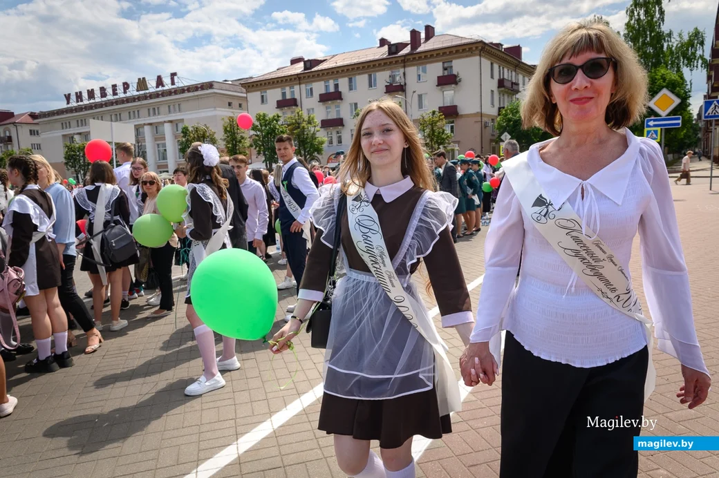 25.05.2023. Бобруйск, площадь Ленина. Последний звонок 2023.