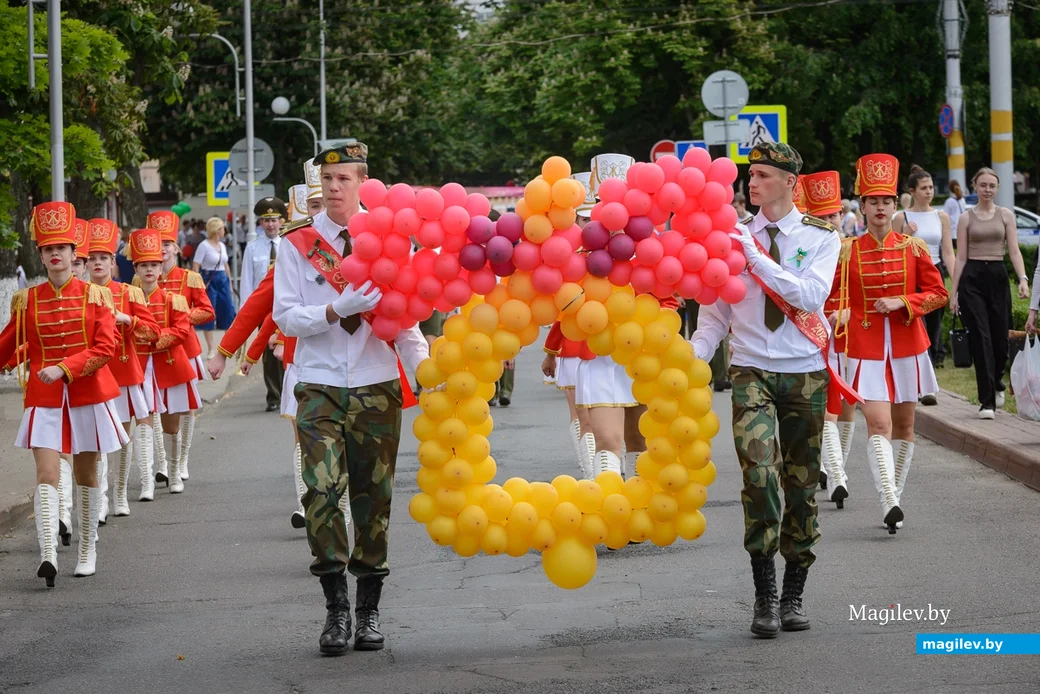 25.05.2023. Бобруйск, площадь Ленина. Последний звонок 2023.