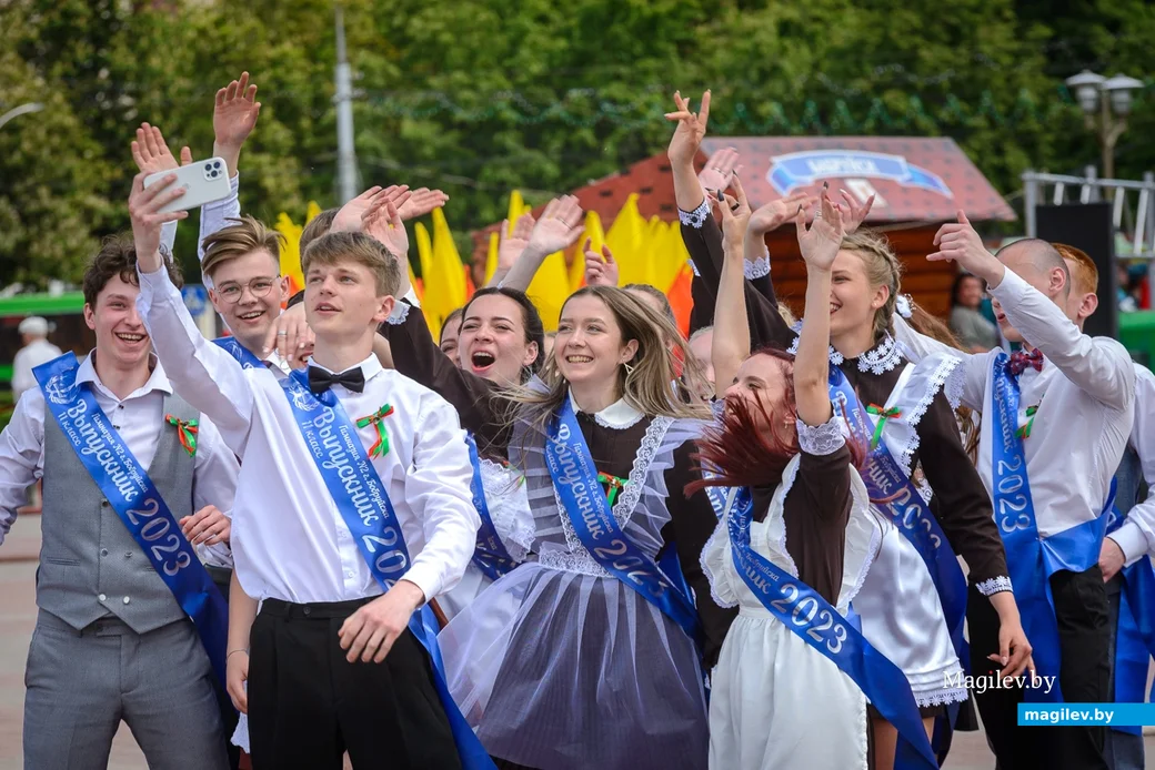 25.05.2023. Бобруйск, площадь Ленина. Последний звонок 2023.