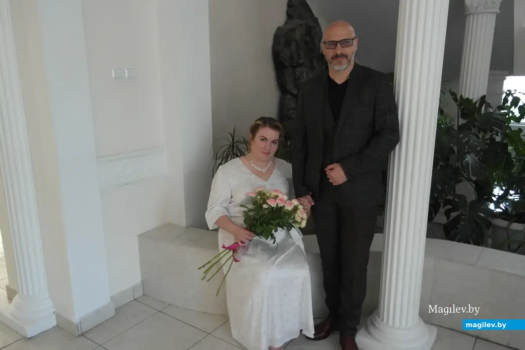 ЗАГС, Могилев. 27.05.2023. Ольга и Максим Шведы. Ольга пришла на проверку в больницу, где Максим работал юристом.