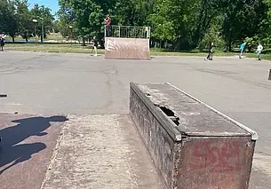 Кататься страшно: в скейт-парке в могилевском Подниколье есть дыры и отъехавшие доски