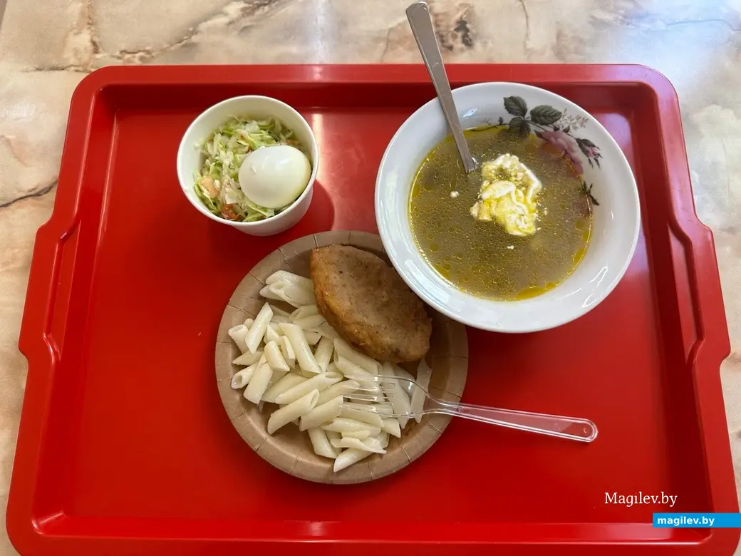 Обед в буфете МГУ им. А.А. Кулешова. Могилёв, май 2023 года.