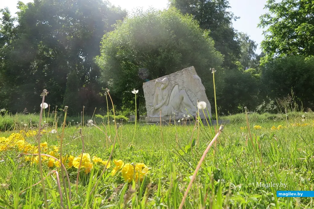 Май 2023 г. Могилев. Специалисты «Могилевзеленстрой» высадили более миллиона цветов в нынешнем году.