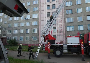 В Бобруйске горело общежитие. Пожар обнаружила «Молния»