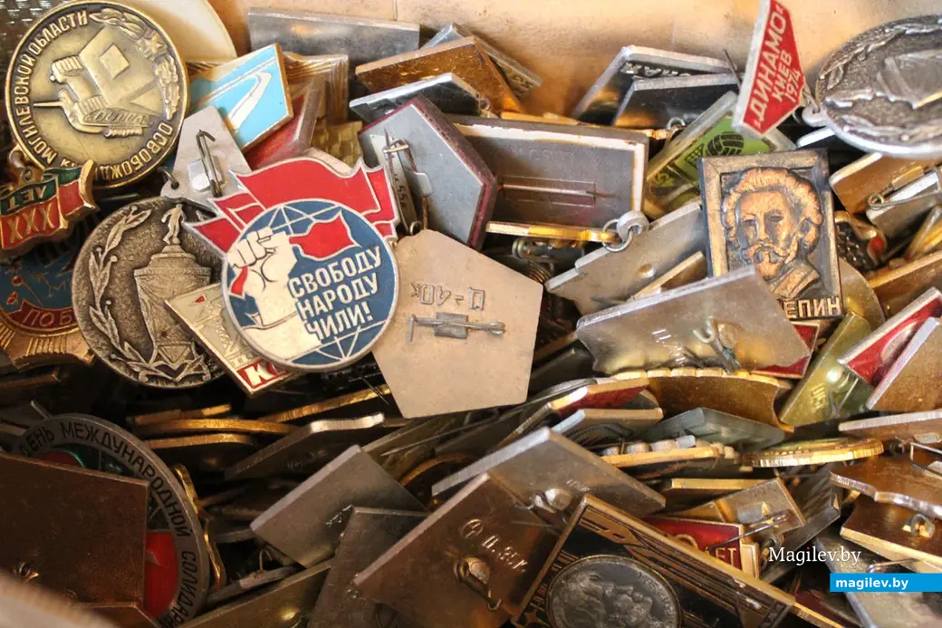 Коллекция значков.