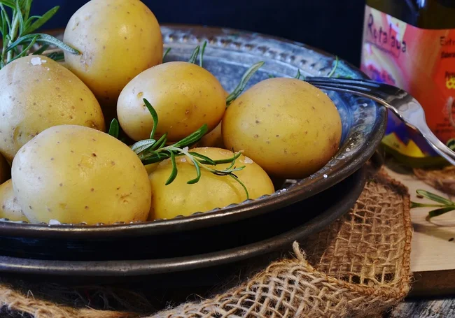 Когда нужно солить картофель при варке: проверьте, все ли вы делаете правильно