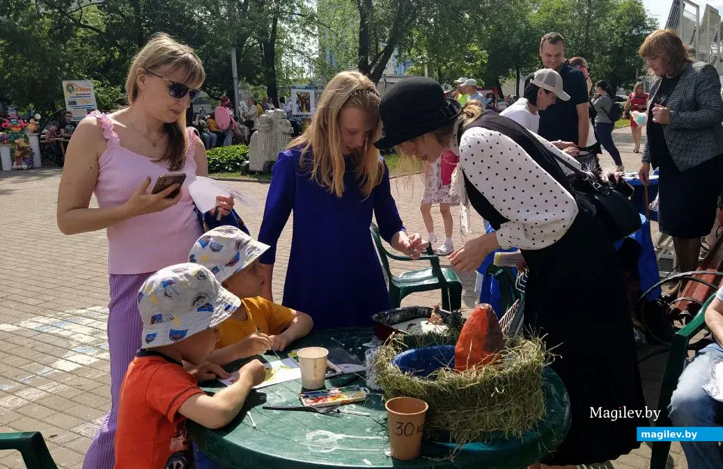 Праздник детства в сквере 40-летия Победы. Могилев. 1 июня 2023 года.