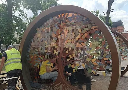 Посмотрите, какая футуристическая остановка появилась на Комсомольской улице в Могилеве