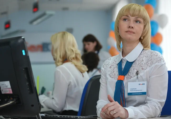 Белорусы чаще покупают или продают доллары? Рассказали в Нацбанке