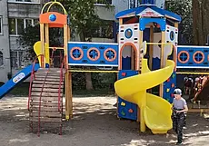 «Площадка – на загляденье, но пыль столбом». В Могилеве на Техноприборе открыли детскую и спортивную площадки