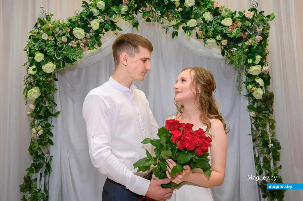 09.06.2023. Отдел ЗАГС Бобруйского горисполкома. Свадебная пара. Александр и Алла.